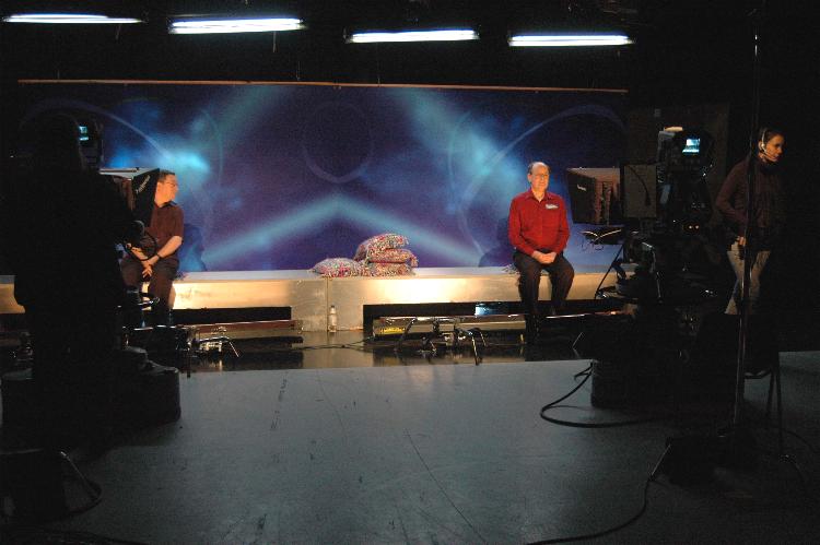 Eggheads - Alabaster on set