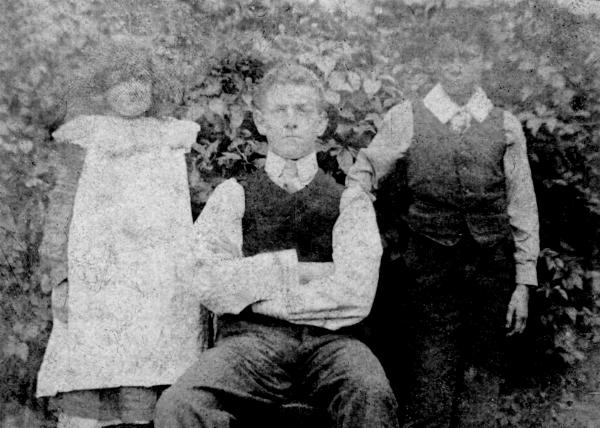 Ada (left), Gilbert (right)